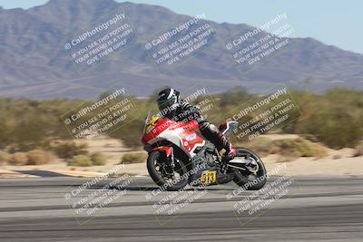 media/Oct-30-2025-Racers Edge (Thu) [[dabbdaf680]]/3-B Group/Session 4 (Turn 9 Side)/